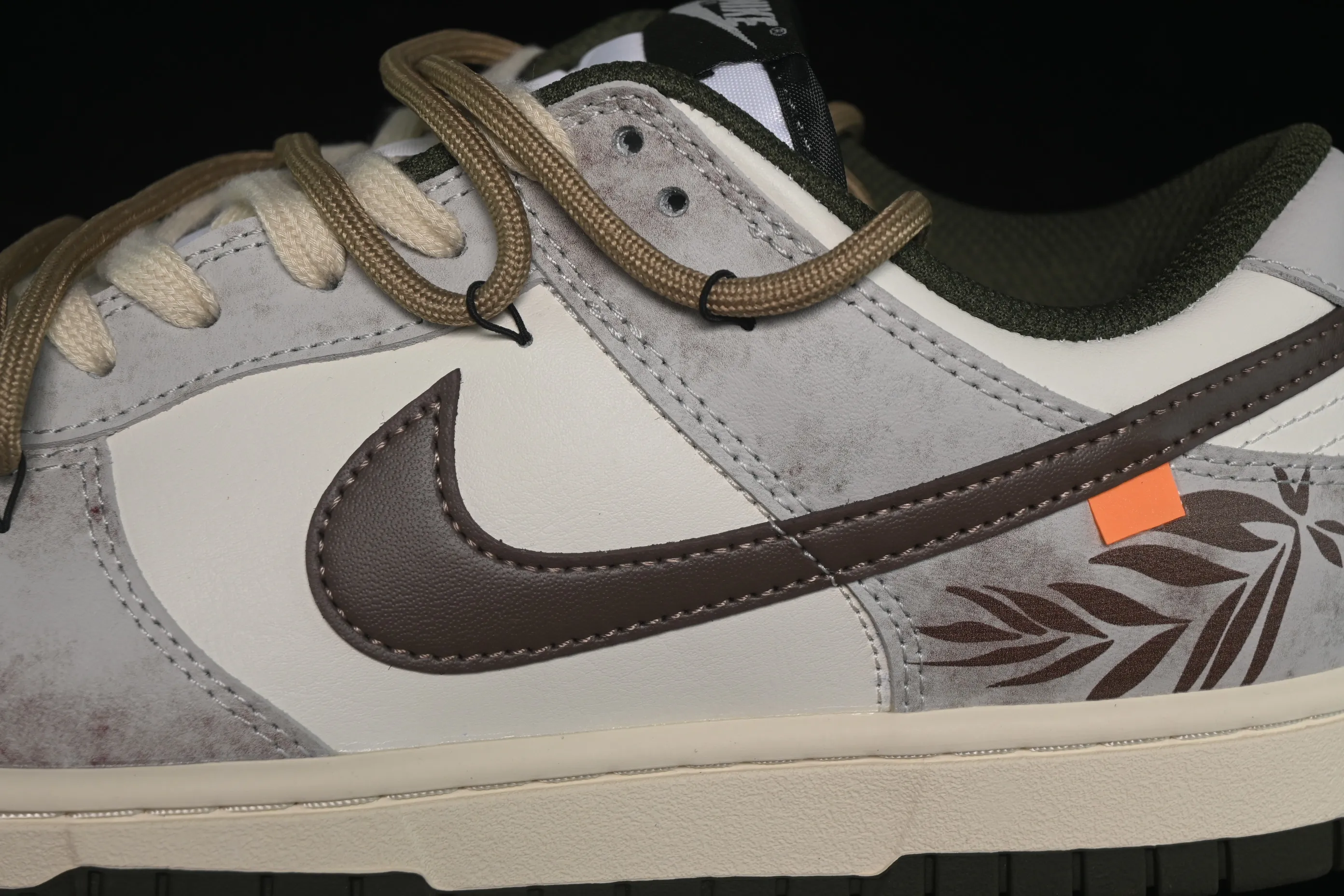 All categories Nk SB Dunk Series Nk SB Dunk Low High-end customized low-top sneakers Nike SB Dunk Low straps Anniversary high-end customized low-top casual sneakers HF5441-102